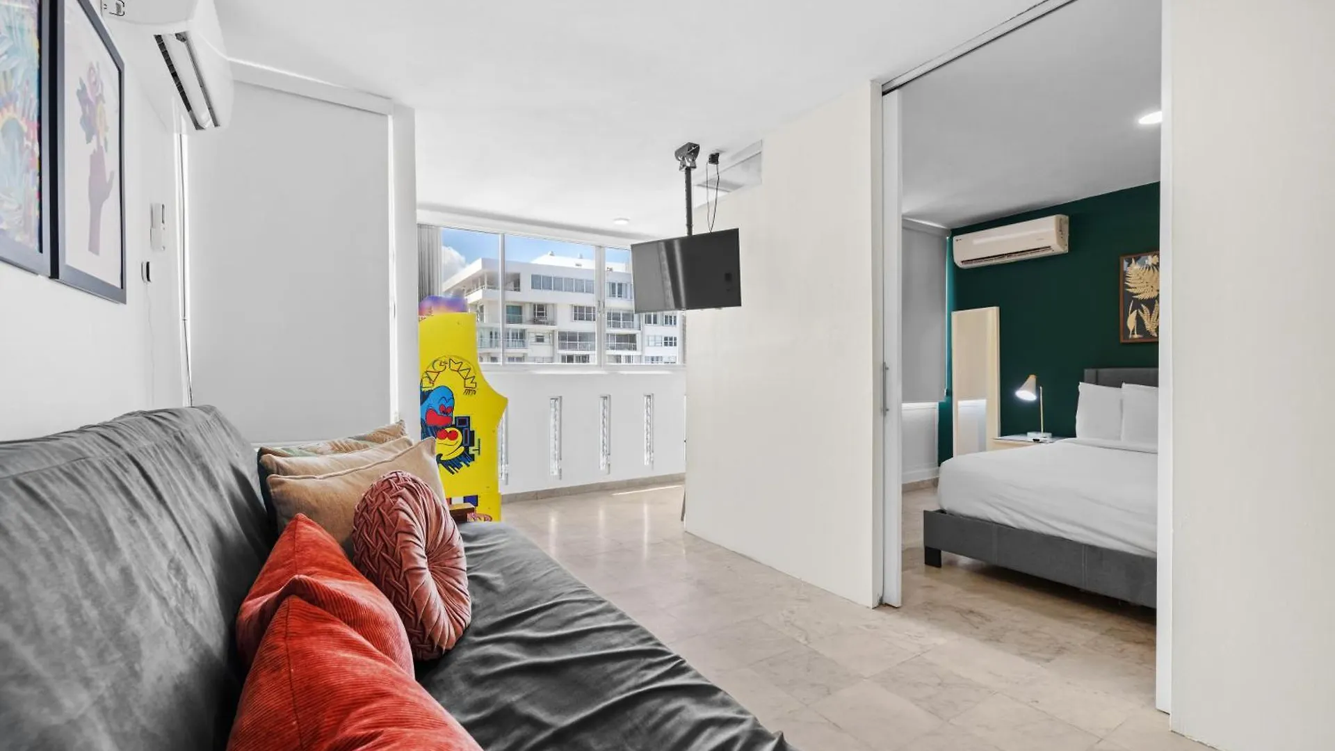 Otium Pool Beach Access San Juan