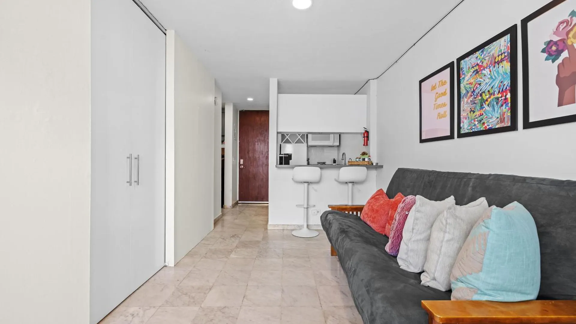 Otium Pool Beach Access San Juan